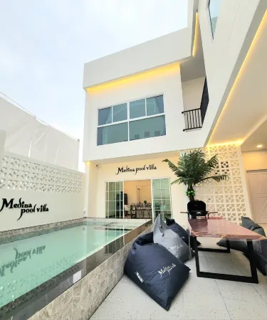 Medina Private Pool Villa-Bangsaen Отели рядом с достопримечательностью «Храм Ада и Рая»