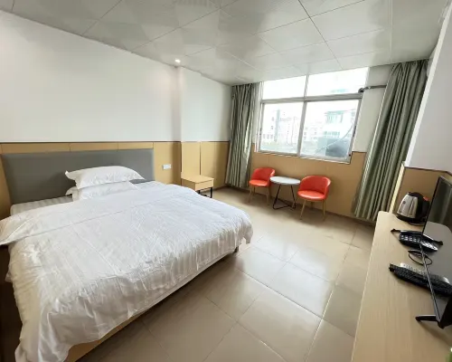 Qunxing Hotel (Yanjiang Second Road) Hotels in Ding'an