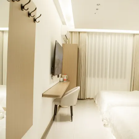 Zheli Homestay (Kaifeng Millennium City Park)