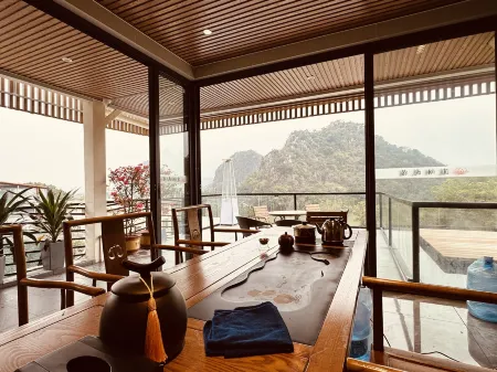 Lianhu Xingyuewan Guesthouse (Zhaoqing Qixingyan Scenic Area Branch) Отели рядом с достопримечательностью «Qixingyan Archway Square»