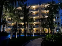 Jamboo Kingdom Hotel & Resort Hotels in Pagerwojo