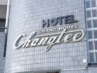 Changtee Hotel Отели рядом со станцией Мэдзиро