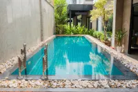 S 2 Modern Boutique Hotel - Rooftop Pools