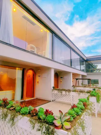 Enshi Dream Cloud Steps Guesthouse Отели рядом с достопримечательностью «Enshi Suobuya Stone Forest Scenic Area»