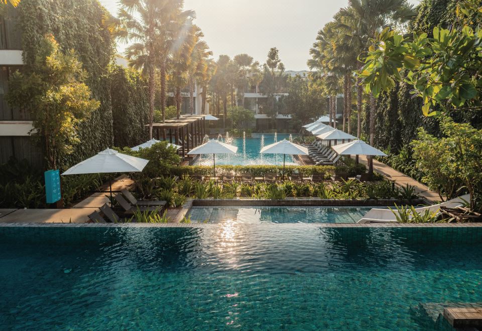 스테이 웰빙 리조트의 모던한 로비 인테리어