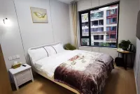 康定市悅樂小屋民宿