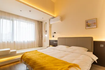 臻丹民舍· ZHENDAN GUESTHOUSE（OMG心跳樂園店） 紀龍山附近的飯店