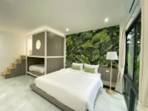 TREE AIRPORT HOTEL