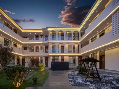 香格里拉陶然雲築·Villa全屋供氧山景度假美宿（大佛寺轉經筒店）