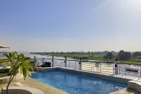 Mövenpick MS Royal Lotus Nile Cruise - สระว่ายน้ำบนดาดฟ้า