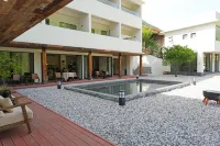 Four Seasons Hot Spring Private Soup Resort Hotel فنادق في لودينغ