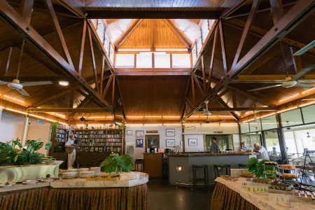 Langkah Syabas Beach Resort Отели в г. Папар