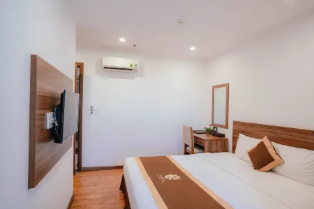 Hotel A89 Rosarian Отели рядом с достопримечательностью «Hanoi University of Natural Resources and Environment»