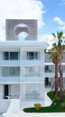 THE SUN AND SEA HOTEL