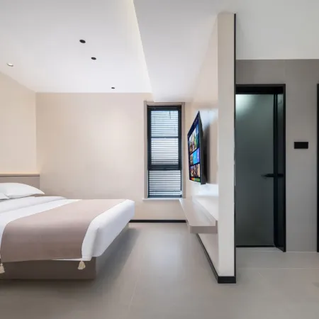 Qiantang Houyuan Hotel (Luoyang Luoyi Ancient City Lijingmen Cross Street)