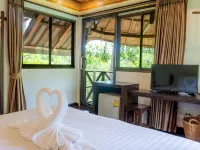Long Beach Chalet Hotels in Koh Lanta