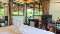 Long Beach Chalet Hotels in Koh Lanta