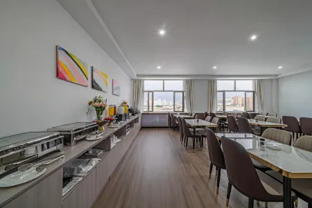 Borrman Hotel (Golmud Branch) Отели в г. Голмуд