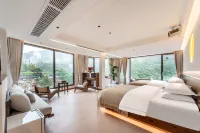Yuefeng Light Luxury Hotel (Xijiang Qianhu Miao Village Scenic Area Liuhao Fengyuqiao)