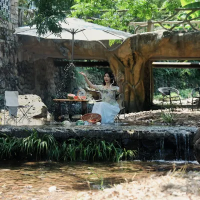 Yuhua Shansu New Chinese Garden Holiday Meishu Hotels near Glory - Castle In The Sky