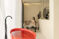 Floral Hotel· Xingjing · Trekking · Infinity Pool ·  Starry  Hotel(Yueliangwan Branch) - balcony