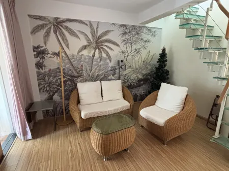 Anning Hot Spring Longjing Homestay