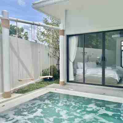 The Botany Pool Villa Hotel Exterior