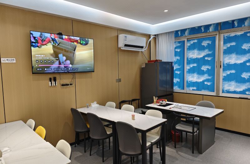YuanRui Hotel ( Financial City Keyun Road Subway Station Store)