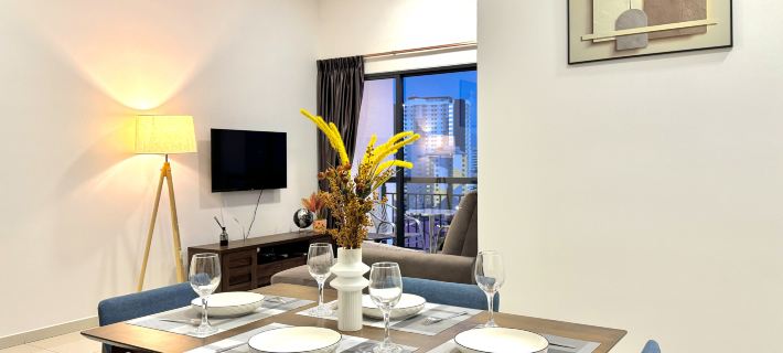 3-Bilik Bergaya • Pusat Bandar Ipoh • 6 Pax • Parking Persendirian • Unit Penuh + Netflix Hotel di Ipoh
