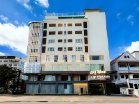 中青秋果飯店（金邊王宮店） 吐斯廉屠殺博物館附近的飯店