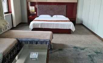 Baiyin Jinyuanhong Hotel