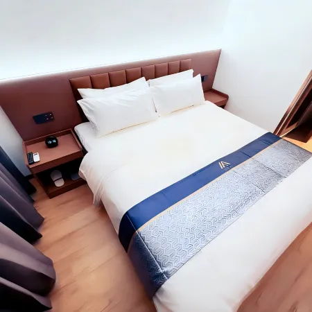 Aifeel Hotel (South Square of Shenyang North Railway Station)
