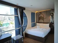 GLINT Siam Bangkok Hotel Hotels near MRT-Sam Yan