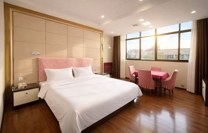 Yunmeng Hyatt Select Fashion Hotel