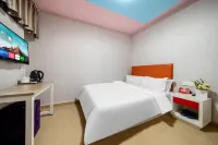 Yijia Hotel (Zhenjiang Jiangsu University) - Bãi đậu xe