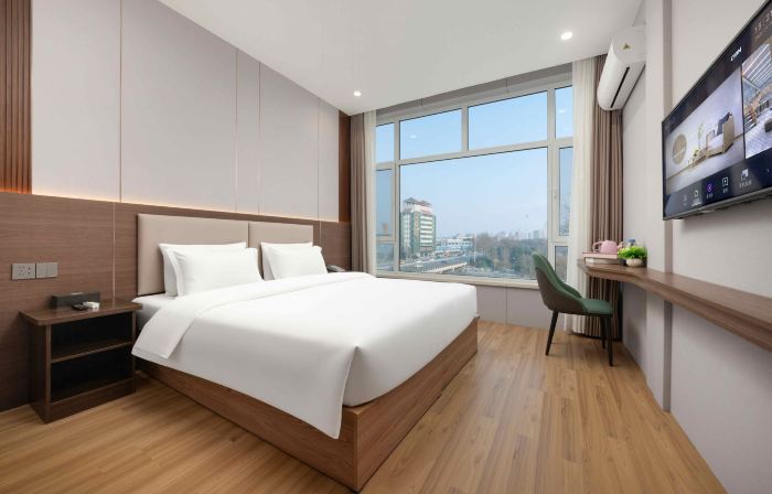 Tuke Light Stay Hotel (Weifang Railway Station North Square Taihua City Branch)