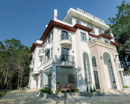 曼登韋魯納酒店 公伯隴酒店