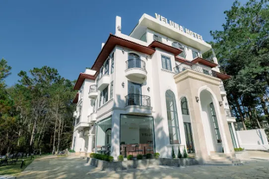 曼登韋魯納酒店