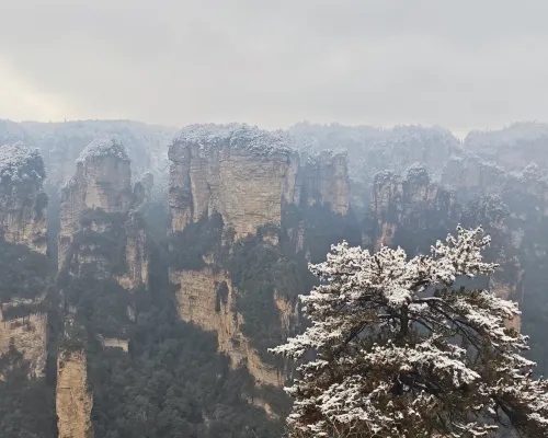 Zhangjiajie  Seventy-Two Wonders Tower Mercure Hotel بالقرب من الفندق Photos