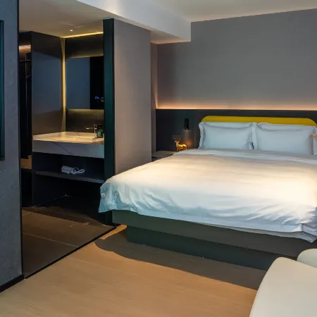 Nome Hotel Отели рядом с достопримечательностью «Бассейн Черный Дракон»