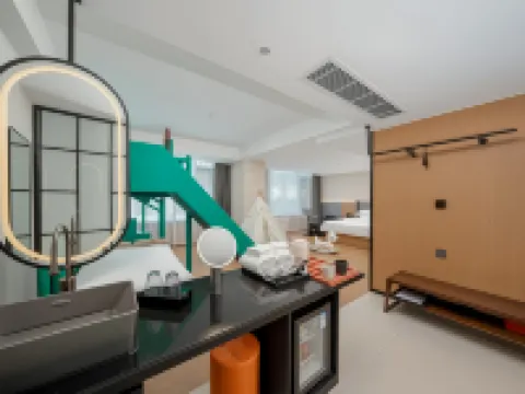 Hechi Rezen Trend Hotel (Jinchengjiang Station Baima Pedestrian Street Branch) Hotels in Hechi