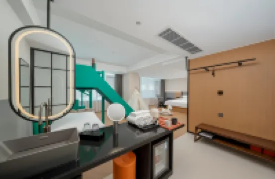 河池麗呈潮控飯店（金城江站白馬步行街店）