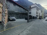 康定溜溜印象飯店 - 機場接送