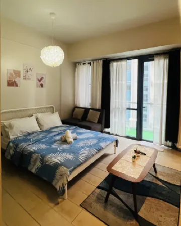 Henry's Newport Deluxe Condotel