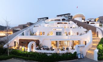 Sound on the Clouds Hotel Santorini, Dali