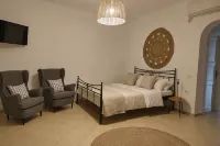 Aelia Suites Akrotiri, Santorini