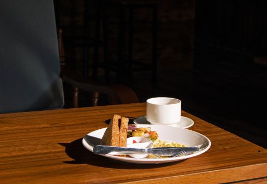 The Mango Tree- Backpackers Hostel