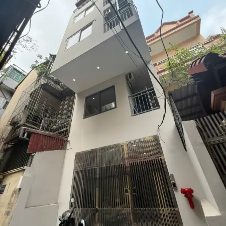 The Little Hanoi - Refreshing Home - Big Balcony Отели рядом с достопримечательностью «Площадь Бадинь»