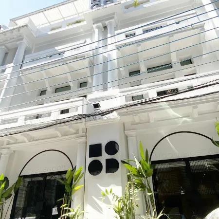 HOOD HOSTEL
