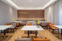 Joy· Light Hotel - sarapan